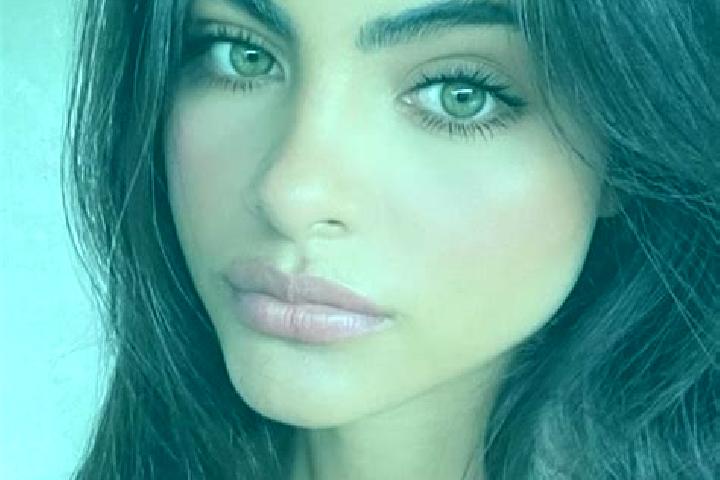 Zoe, 23, a blonde dark-eyed latina companion based in Valdefinjas. Offering Erotic Massage, Massage, BDSM, Girlfriend Experience. Available for incall and ou...