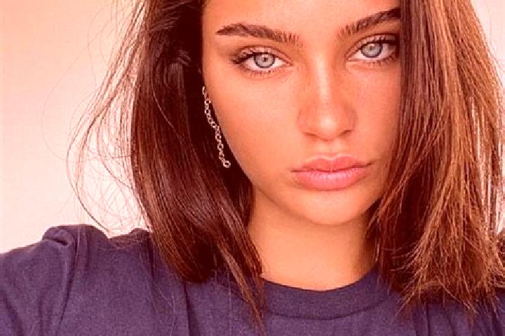 Zoe, 23, a brunette brown-eyed mediterranean companion based in Cipedes. Offering Couples, GFE, Travel Companion. Available for incall and outcall, day and e...