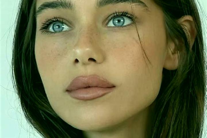 Zoe, 23, a brunette brown-eyed mediterranean companion based in Yenakiyeve. Offering 69, Erotic Massage, Travel Companion, CIM, Striptease. Available for inc...