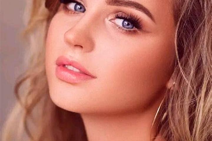Zoe, 23, a dark blonde blue-eyed indian companion based in Oberurff-Schiffelborn. Offering Domination, Massage. Available for incall and outcall, overnight b...