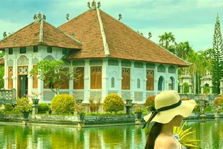 Zoe, 23 — Escort in Balekambang, Indonesia