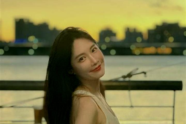 Zoe, 23 — Escort in Hamatang, China