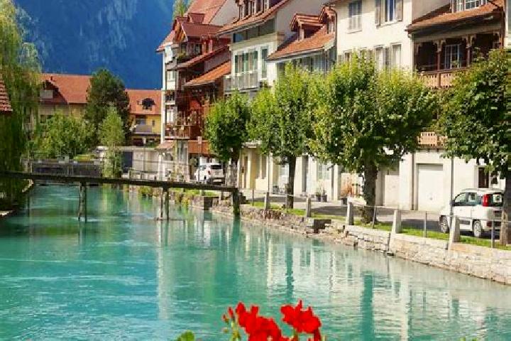Zoe, 23 — Escort in Kerns, Switzerland