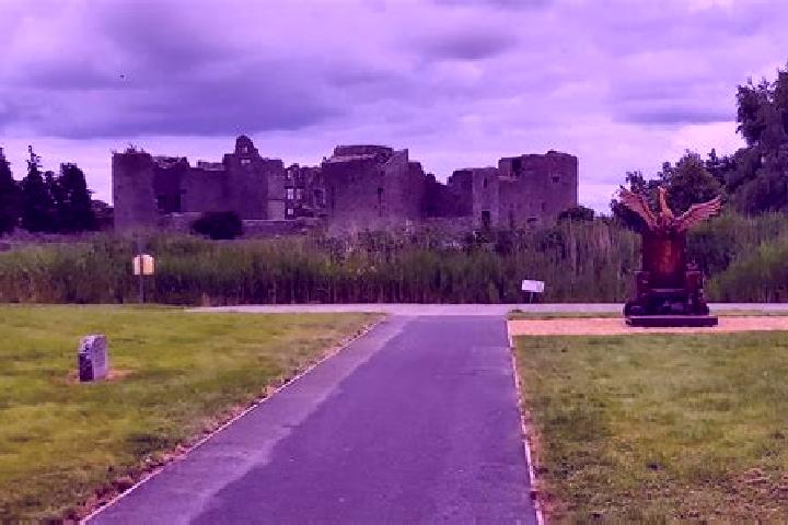 Zoe, 23 — Escort in Roscommon, Ireland