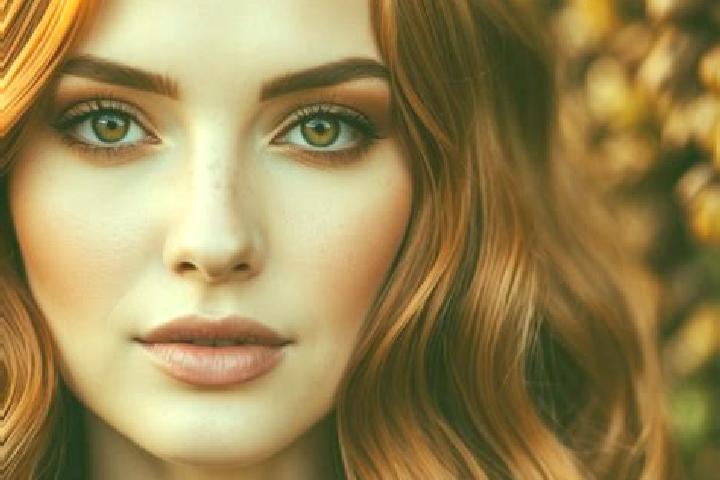 Zoe, 24, a auburn hazel-eyed caucasian companion based in Destriana. Offering CIM, Deep French Kissing, 69. Available for incall and outcall, day and evening...