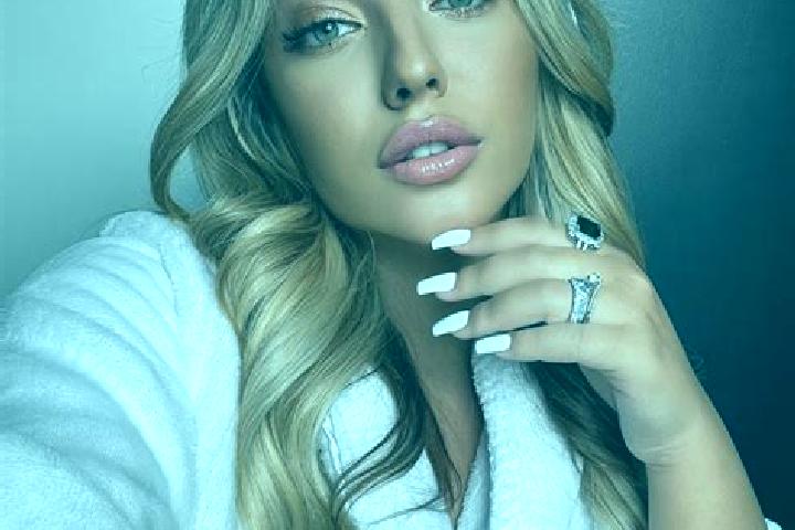 Zoe, 24, a blonde amber-eyed latina companion based in Degtyarsk. Offering CIM, Travel Companion, 69, Deep French Kissing. Available for incall and outcall, ...