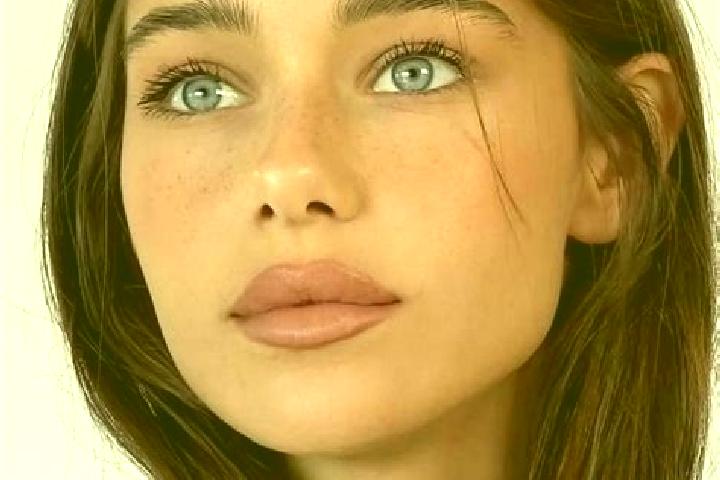 Zoe, 24, a brunette brown-eyed indian companion based in Cendagah. Offering A-Level, Girlfriend Experience, Deep French Kissing, Domination. Available for in...