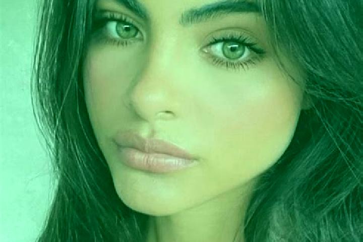 Zoe, 24, a brunette green-eyed latina companion based in Bakloh. Offering Erotic Massage, Roleplay, GFE. Available for incall and outcall, day and evening da...