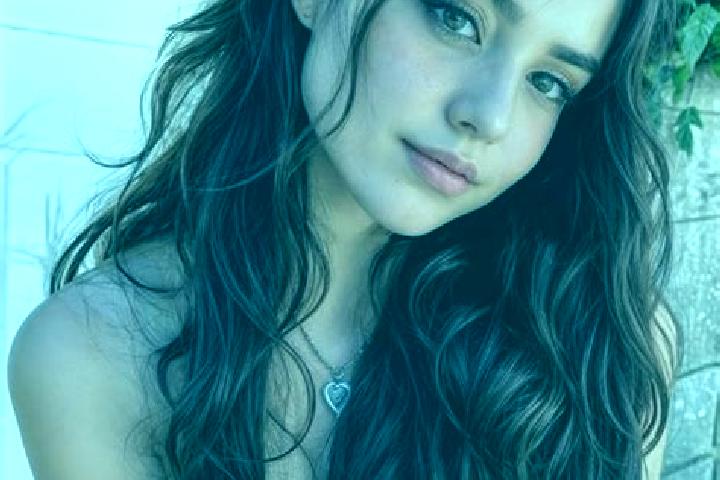 Zoe, 24, a brunette hazel-eyed middle eastern companion based in Peraiyur. Offering Tantra, Couples, Overnight, A-Level. Available for incall and outcall, ov...