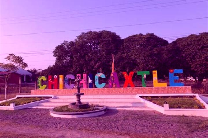 Zoe, 24 — Escort in Chichicaxtle, Mexico