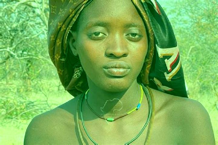 Zoe, 24 — Escort in Humbe, Angola