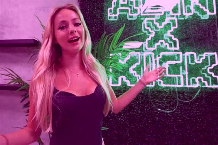Zoe, 24 — Escort in Koropets, Ukraine