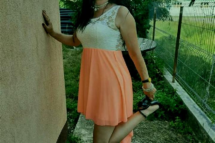 Zoe, 24 — Escort in Salatig, Romania