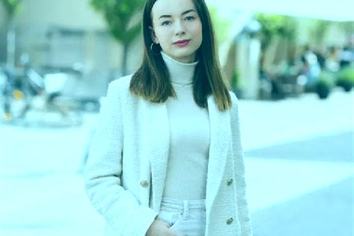 Zoe, 24 — Escort in Thuer, Germany