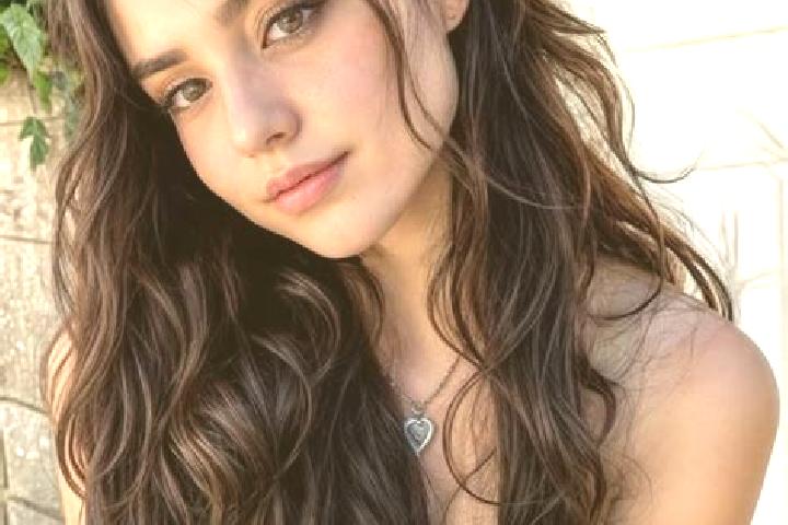 Zoe, 25, a auburn brown-eyed middle eastern companion based in Taopingxiang. Offering Massage, Dinner Date, Duos, Girlfriend Experience, Overnight. Available...