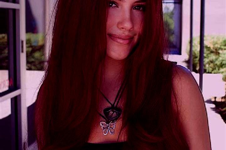 Zoe, 25, a auburn dark-eyed latina companion based in Aspros. Offering Domination, OWO. Available for incall and outcall, overnight bookings available.