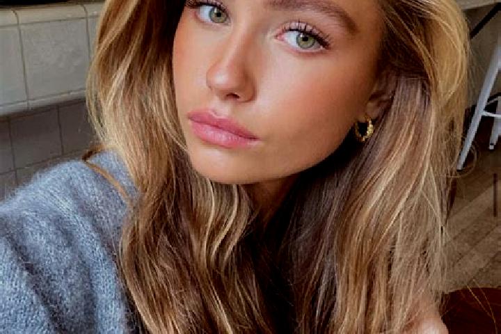 Zoe, 25, a blonde hazel-eyed caucasian companion based in Vega de Ruiponce. Offering A-Level, Girlfriend Experience. Available for incall and outcall, day an...