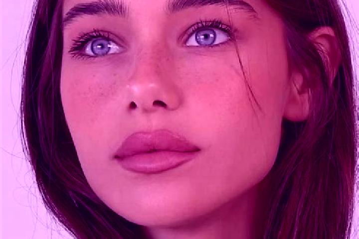 Zoe, 25, a brunette brown-eyed slavic companion based in Zhaitou. Offering GFE, Couples, CIM. Available for incall and outcall, overnight bookings available.