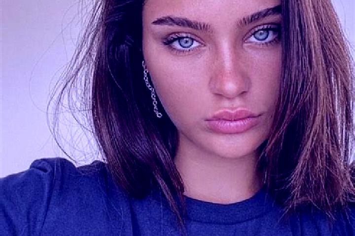 Zoe, 25, a brunette dark-eyed mixed companion based in Newquay. Offering Party Girl, Striptease, Fetish, Girlfriend Experience. Available for incall and outc...