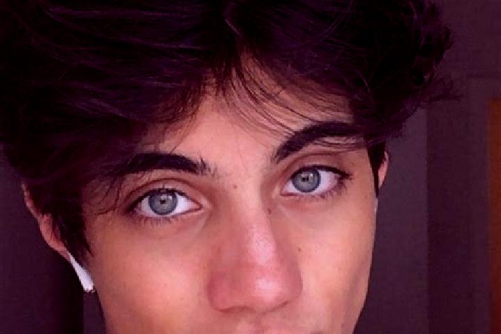 Zoe, 25, a chestnut grey-eyed caucasian companion based in Ancona. Offering Roleplay, Prostate Massage, Deep French Kissing. Available for incall and outcall...