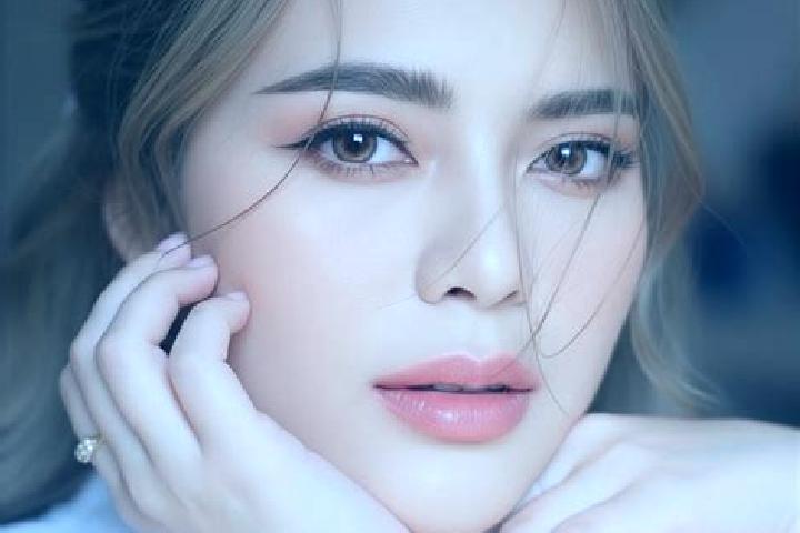 Zoe, 25 — Escort in Chaturaphak Phiman, Thailand