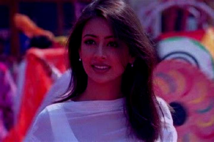 Zoe, 25 — Escort in Hukeri, India