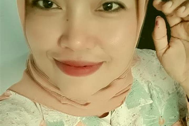 Zoe, 25 — Escort in Karangmangu, Indonesia