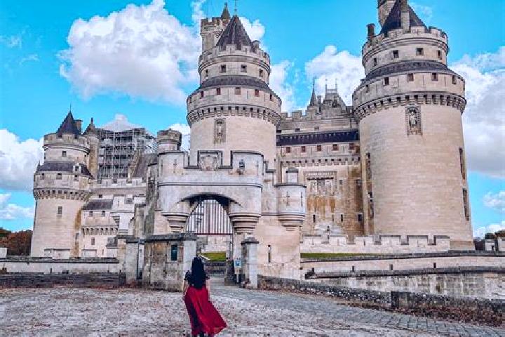 Zoe, 25 — Escort in Pierrefonds, France