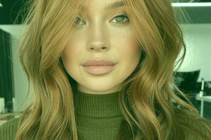 Zoe, 26, a auburn amber-eyed slavic companion based in Orlu. Offering Striptease, Tantra, A-Level, Massage. Available for incall and outcall, overnight booki...