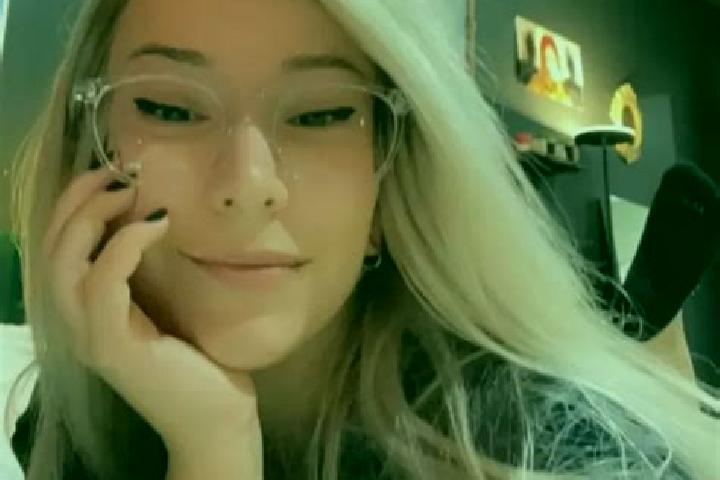 Zoe, 26, a blonde grey-eyed caucasian companion based in Inverkeithing. Offering BDSM, Fetish, Girlfriend Experience. Available for incall and outcall, overn...