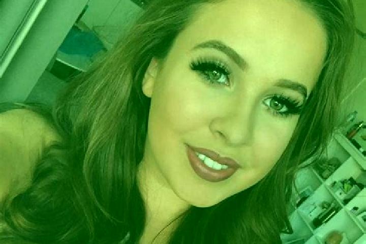 Zoe, 26, a brunette grey-eyed european companion based in Saaban. Offering 69, Fetish, Striptease, GFE, Dinner Date. Available for incall and outcall, day an...