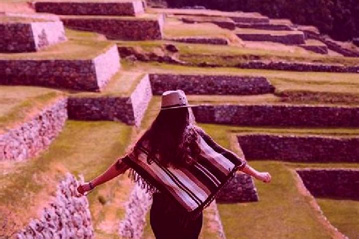 Zoe, 26 — Escort in Chinchero, Peru