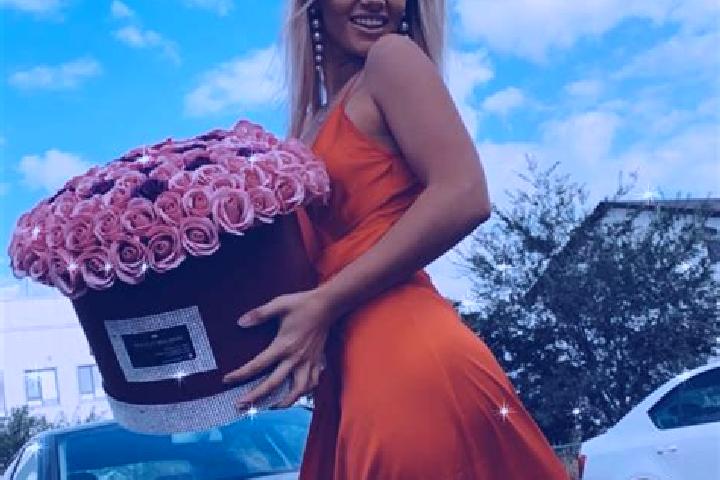 Zoe, 26 — Escort in Dudestii Noi, Romania