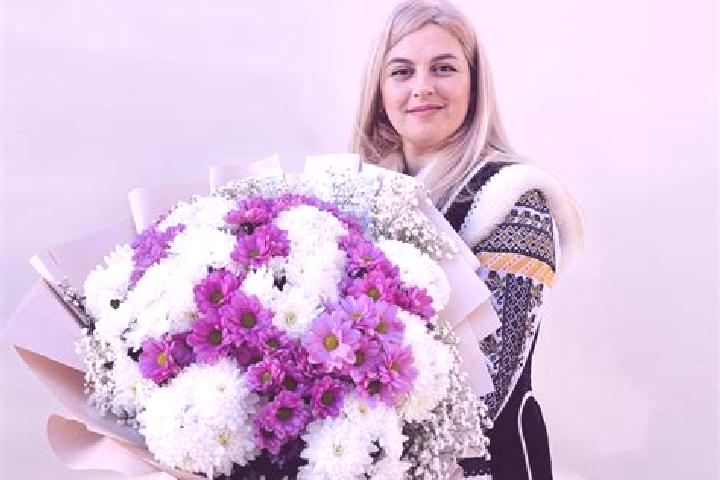 Zoe, 26 — Escort in Rezina, Moldova