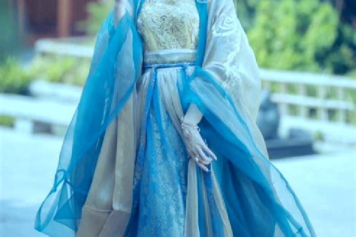 Zoe, 26 — Escort in Shixi, China