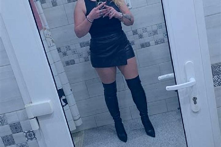 Zoe, 26 — Escort in Targu Lapus, Romania