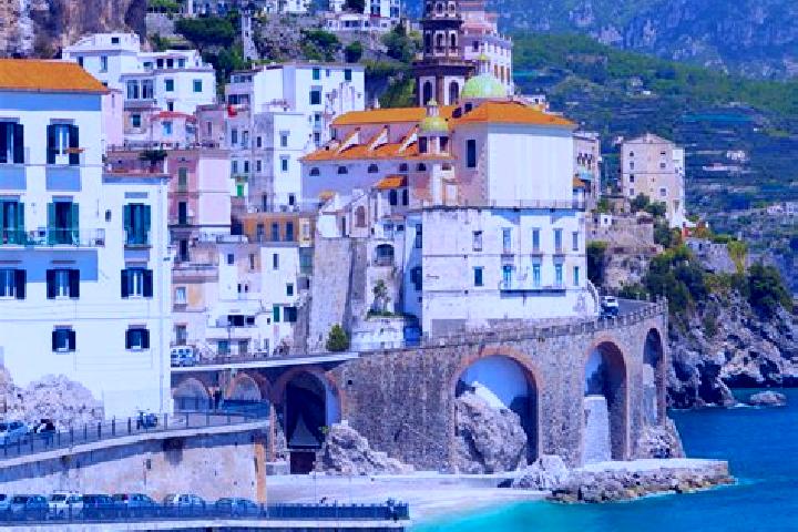 Zoe, 26 — Escort in Valvori, Italy