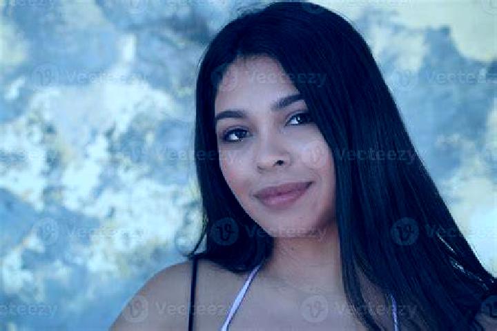 Zoe, 27, a auburn dark-eyed latina companion based in Hacienda Nueva (San Pedro el Aguila). Offering Massage, BDSM, Prostate Massage. Available for incall an...