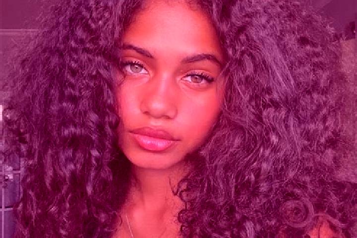 Zoe, 27, a black grey-eyed ebony companion based in Kukly. Offering Striptease, Domination, Couples, 69. Available for incall and outcall, day and evening da...