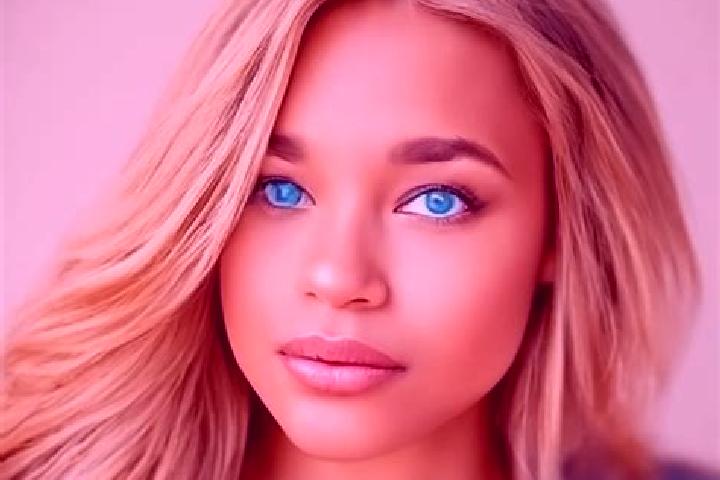 Zoe, 27, a blonde blue-eyed latina companion based in Kahol. Offering 69, Erotic Massage, Roleplay. Available for incall and outcall, overnight bookings avai...