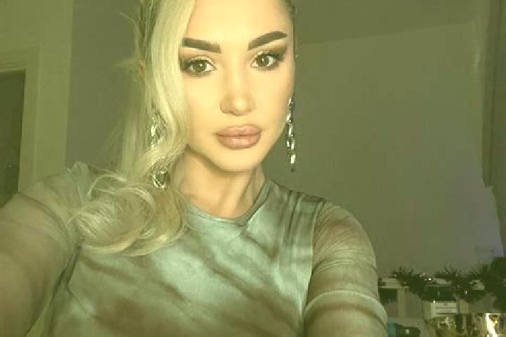 Zoe, 27, a blonde dark-eyed indian companion based in Capriana. Offering GFE, BDSM, Massage, Girlfriend Experience. Available for incall and outcall, overnig...