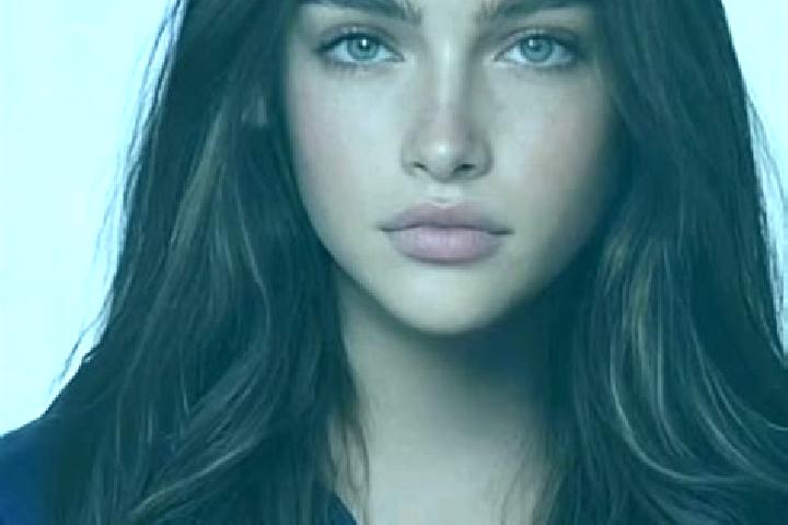 Zoe, 27, a brunette blue-eyed caucasian companion based in Llandyrnog. Offering GFE, CIM, Erotic Massage. Available for incall and outcall, day and evening d...