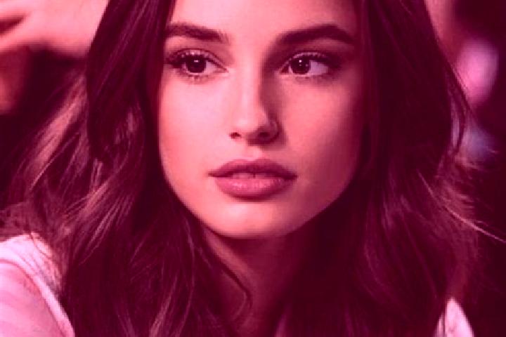 Zoe, 27, a brunette brown-eyed indian companion based in Oberhuenigen. Offering Deep French Kissing, Domination, Couples, BDSM. Available for incall and outc...