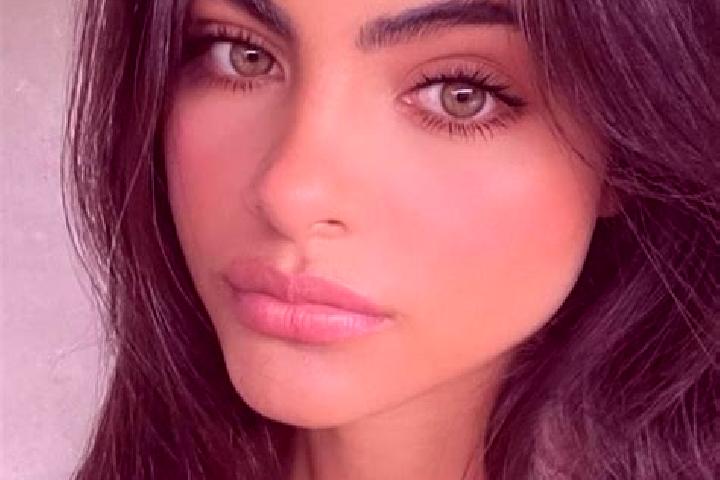 Zoe, 27, a brunette green-eyed european companion based in Tenjo. Offering OWO, Tantra, Couples, GFE, Striptease. Available for incall and outcall, day and e...
