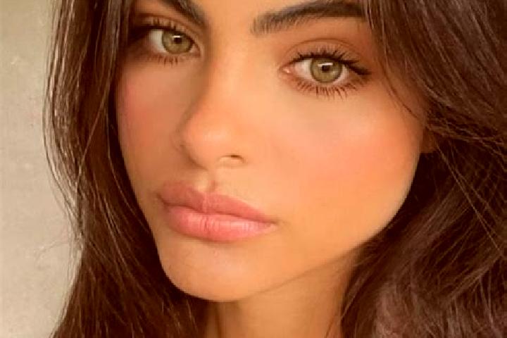 Zoe, 27, a brunette green-eyed mixed companion based in Sambongmulyo. Offering Couples, Party Girl, Massage. Available for incall and outcall, overnight book...