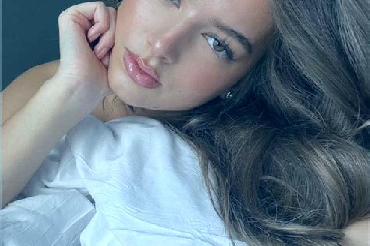 Zoe, 27, a brunette hazel-eyed latina companion based in San Manuel de Colohete. Offering GFE, A-Level. Available for incall and outcall, overnight bookings ...