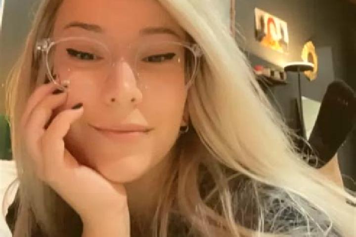 Zoe, 27, a dark blonde grey-eyed slavic companion based in Monticello Conte Otto. Offering Striptease, Duos, BDSM, Travel Companion, Massage. Available for i...