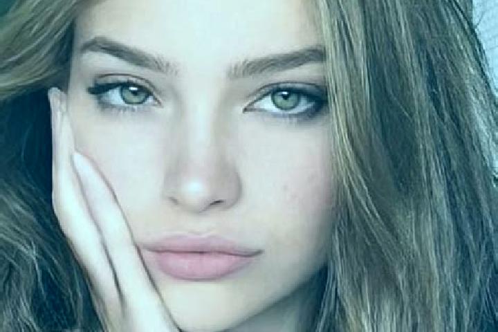Zoe, 27, a red brown-eyed european companion based in Siliguri. Offering 69, A-Level, Party Girl. Available for incall and outcall, day and evening dates.