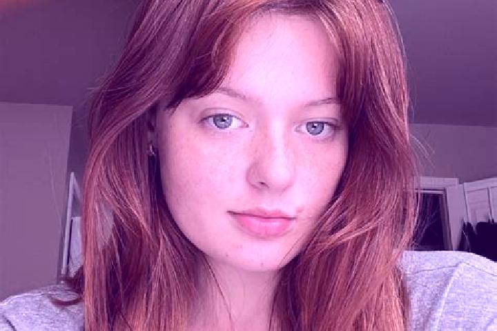 Zoe, 27, a red grey-eyed caucasian companion based in Protzel. Offering OWO, Fetish, CIM, A-Level, Tantra. Available for incall and outcall, day and evening ...