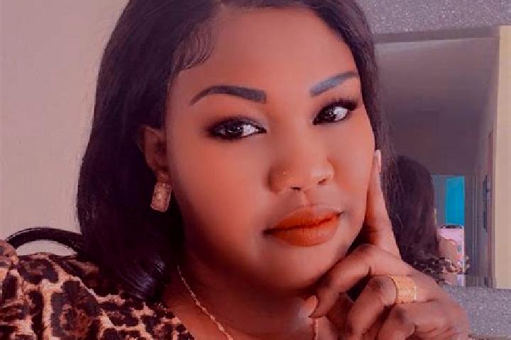 Zoe, 27 — Escort in Amou, France